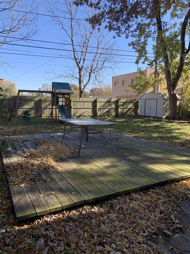 Building Photo - 6033 Harrison St