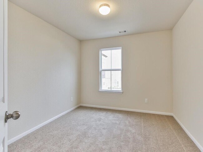 Building Photo - 4615 Russet Leaf Trace