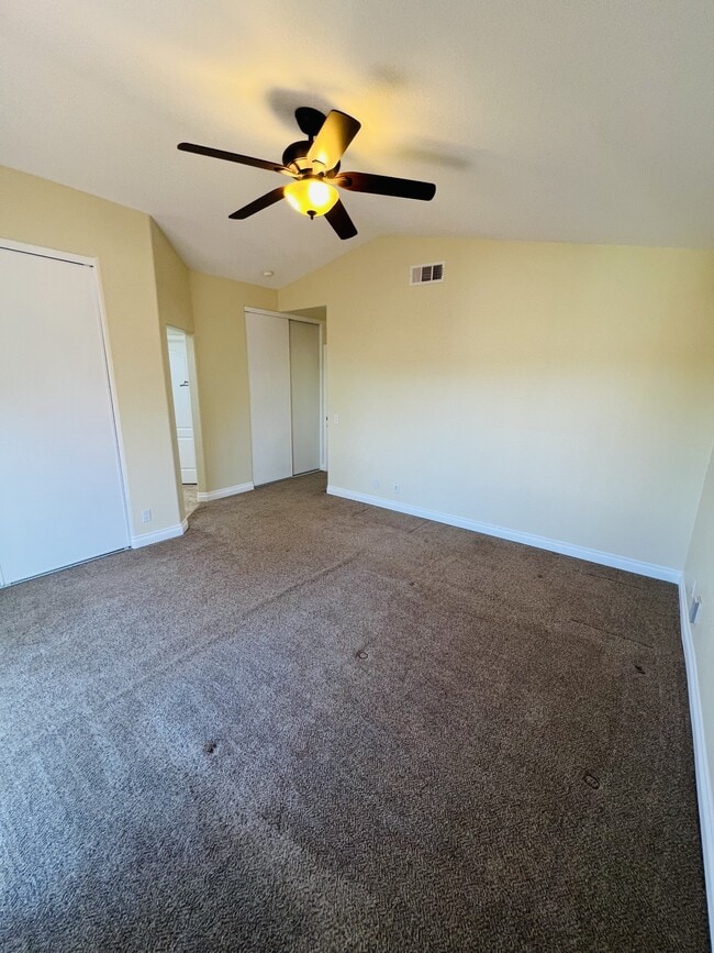 Building Photo - 25183 Parkcrest Dr