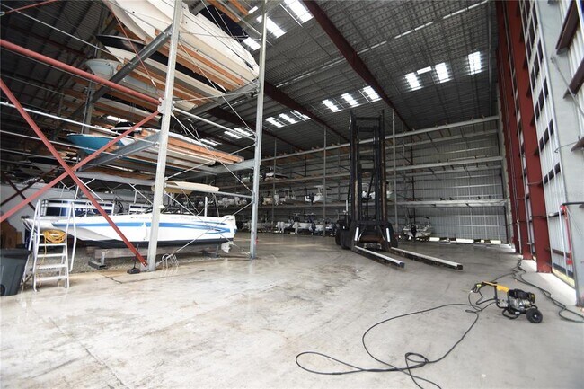 Building Photo - 114 Del Palma Dr