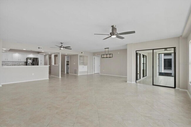 Building Photo - 1750 Jamaica Way