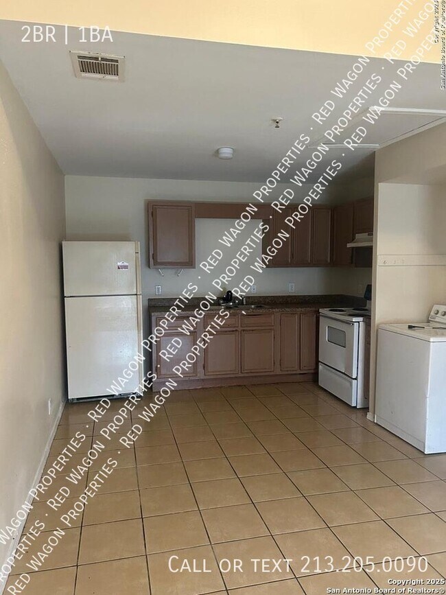 Building Photo - 7637 Windsor Oaks