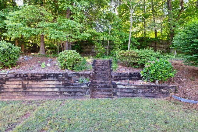 Building Photo - 1500 Highland Farm Dr
