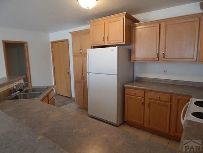 Building Photo - Mesa Vista Community 2BD/2.5BA Townhouse w...