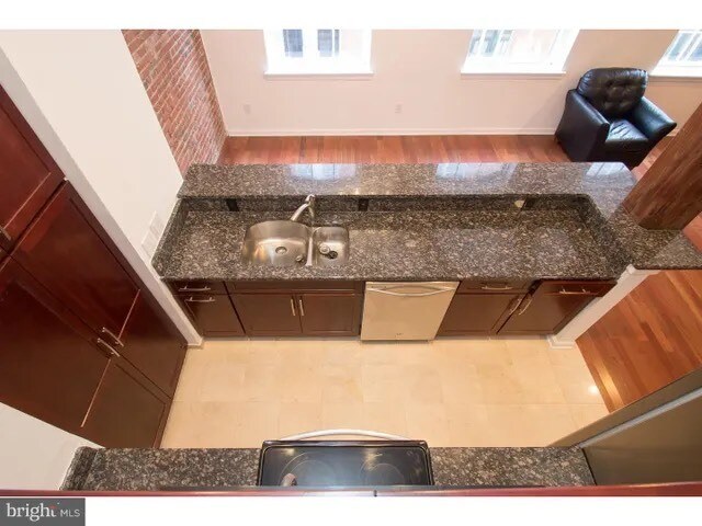 Building Photo - 12 S Letitia St