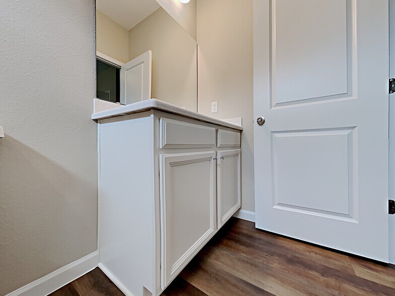 Building Photo - 123 Edge Pk Trl