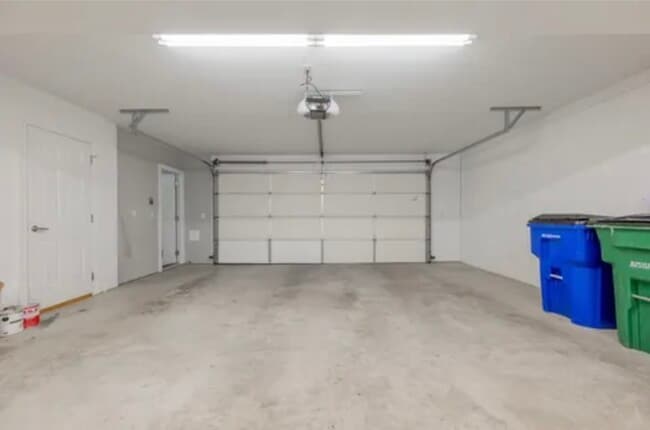 Building Photo - 590 Tall Oak Blvd NW