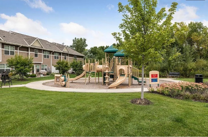 Building Photo - 3275 Red Oak Trl