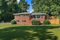Building Photo - 5 Bedroom and 3 Bathroom home available to...