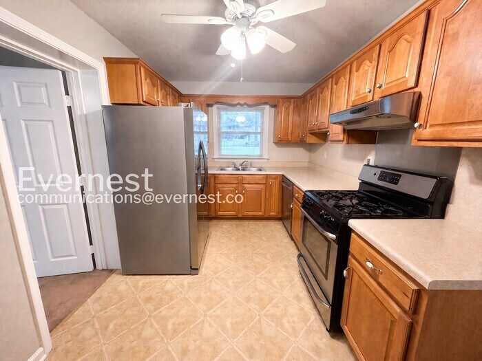 Building Photo - 2262 Alpha Dr
