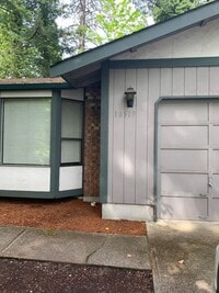 Building Photo - Nice 2 Bedroom Duplex in Edgewood!