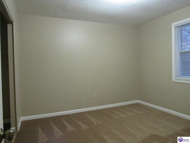 Building Photo - 300 Berkley Ct