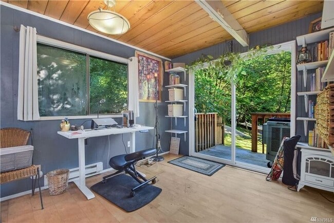 Building Photo - 16112 Jordan Way