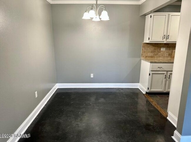 Building Photo - 200 Lodge Dr