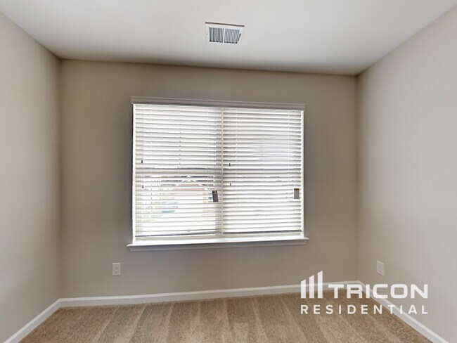 Building Photo - 317 Parkview Pl Dr