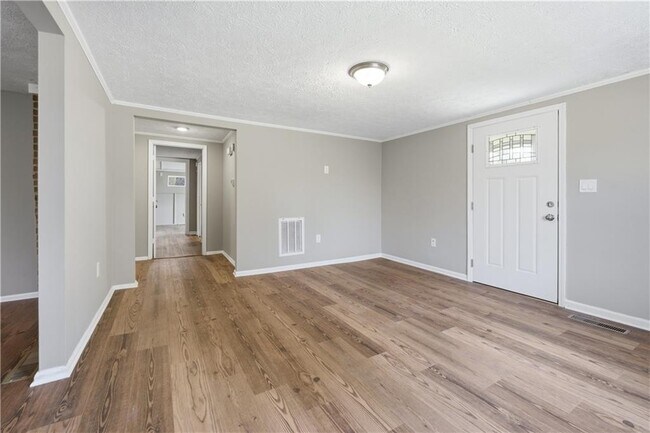 Building Photo - 2656 Jackson Trail Rd