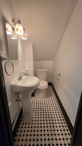 Building Photo - 178 Brunswick Ave