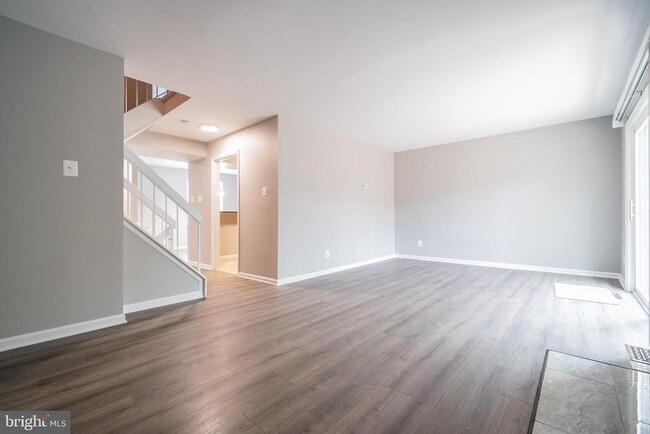 Building Photo - 6028 Forrest Hollow Ln
