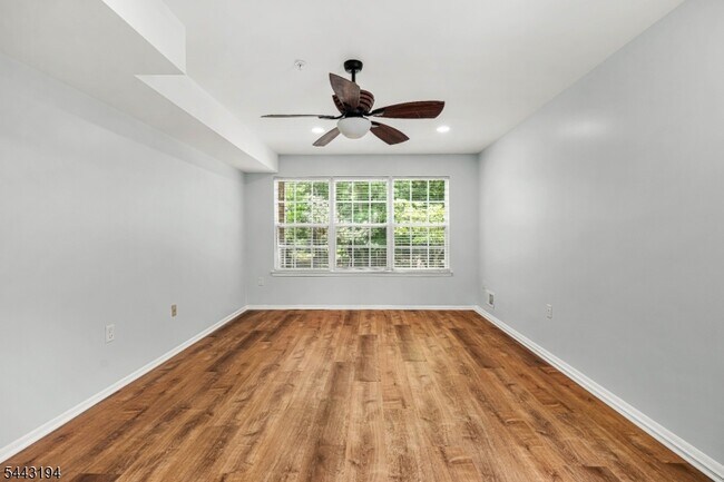 Building Photo - 230 Vasser Dr