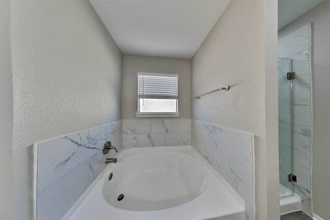 Building Photo - 20911 Hazy Bluff Ct