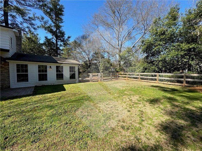 Building Photo - 9935 La View Cir