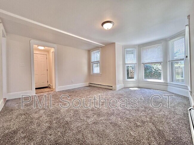 Building Photo - 32 Starr St