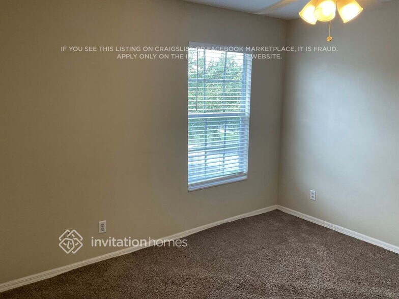 Building Photo - 9414 Leatherwood Ave