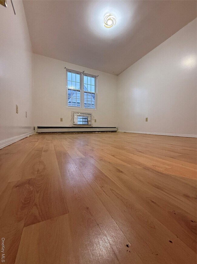 Building Photo - 176-06 Jamaica Ave