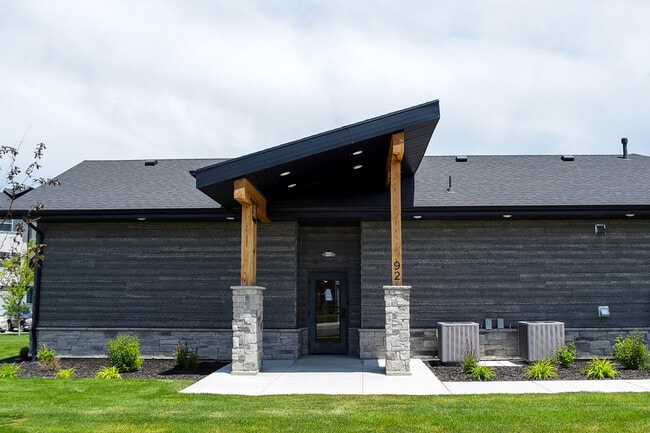 Building Photo - 428 W 40 S