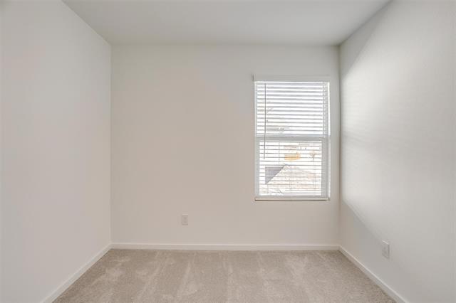 Building Photo - 12144 Thoroughbred Dr