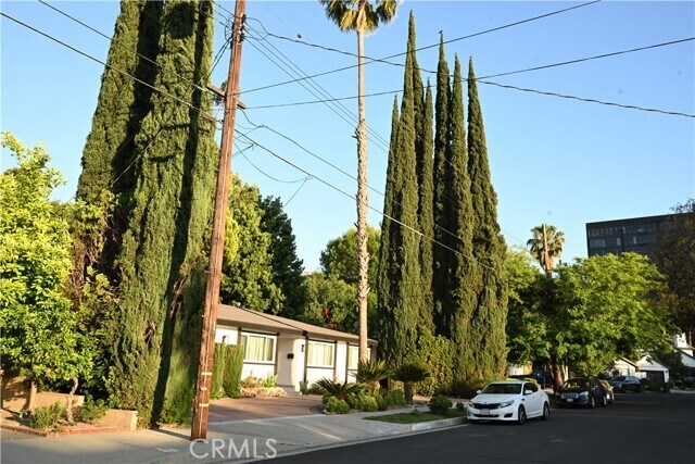Building Photo - 4836 Swinton Ave