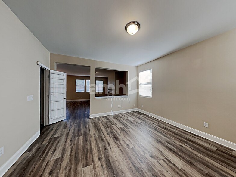 Building Photo - 2774 Jordan Ln