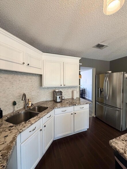 Building Photo - 205 Villacrest Dr