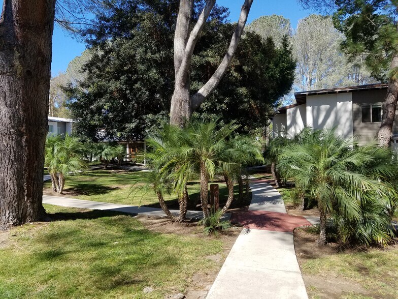 Building Photo - 1760 El Camino Real