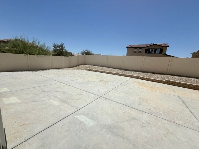 Building Photo - Beautiful Two Story Home, 3 Bedrooms, 2.5 Bathrooms, Solar Panels,