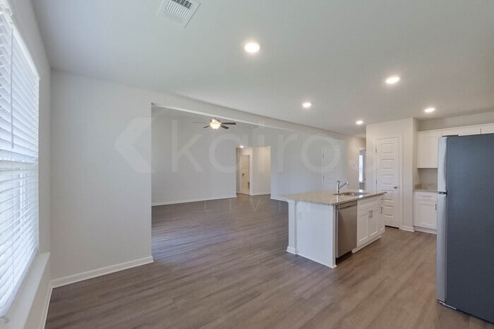 Building Photo - 124 Mountain Holly Rd