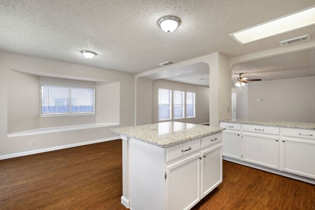 Building Photo - Fully Renovated Single-Story Brick Home in...