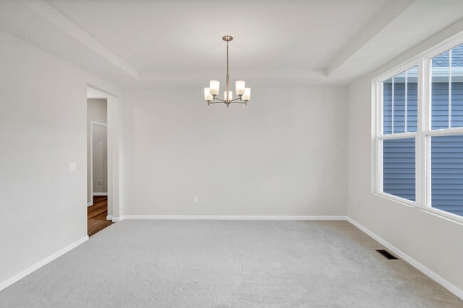 Building Photo - 668 Branson Dr