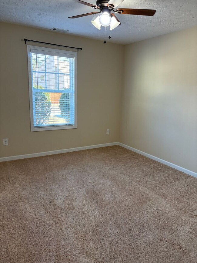 Building Photo - Beautiful Stepless Ranch