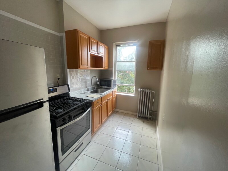 Building Photo - 636 Sheffield Ave