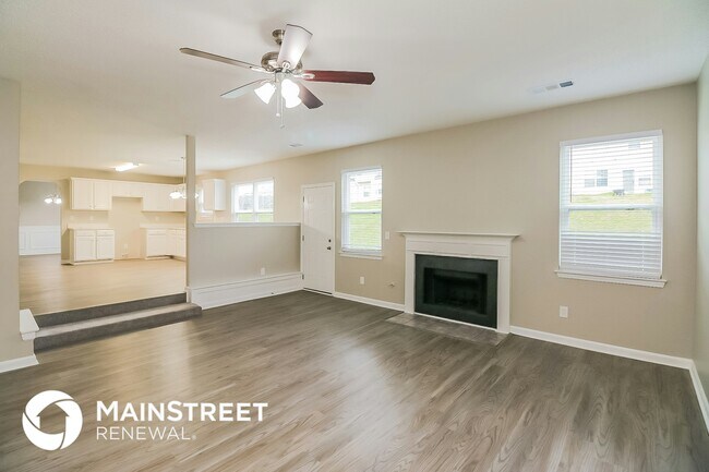 Building Photo - 561 Vaughan Dr