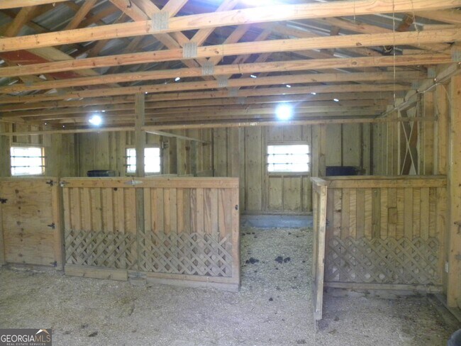 Building Photo - 153 Will Zoellner Ln