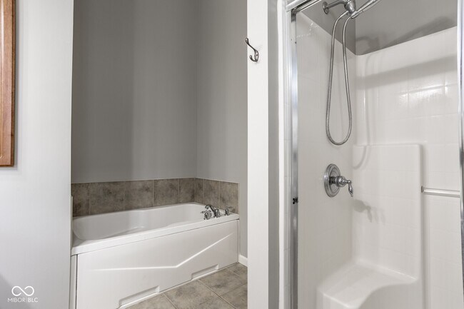 Building Photo - 51 Steele Ln