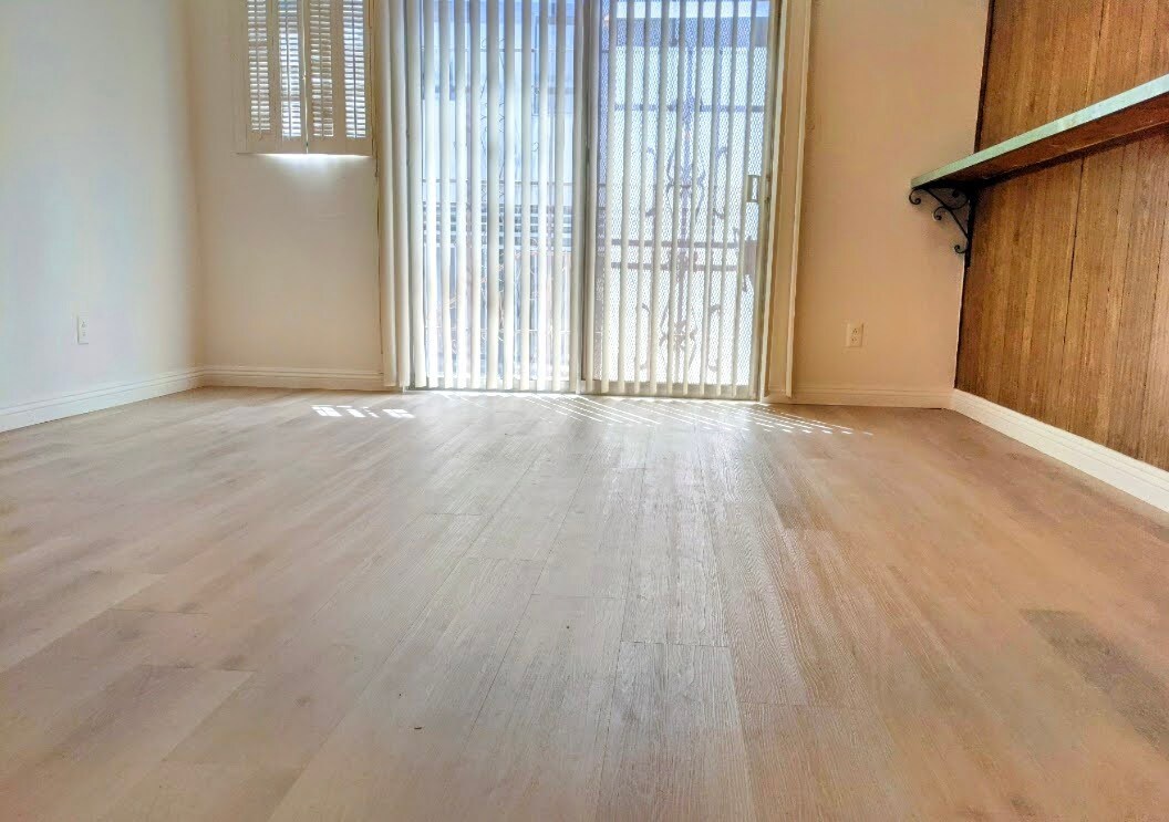 Room - 11512 Ohio Ave