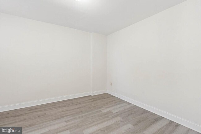 Building Photo - 540 46th St