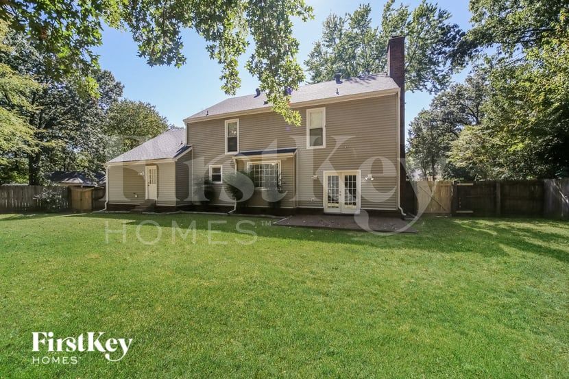 Building Photo - 2220 Nutbush Pl