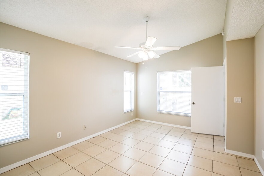 Building Photo - 7273 Burgess Dr