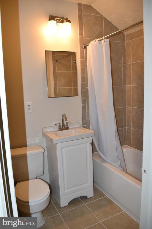 Building Photo - 9062 Washington St