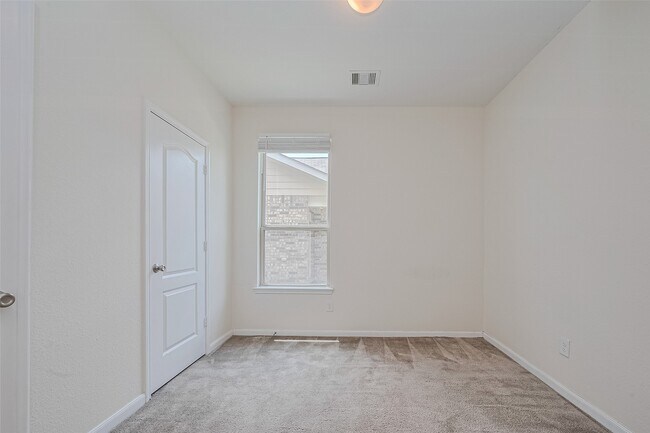 Building Photo - 25327 Cheshire Knoll St