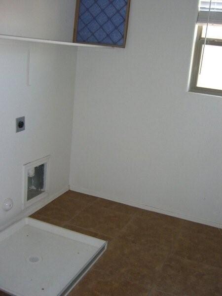 Building Photo - 6907 S Emerald Pl
